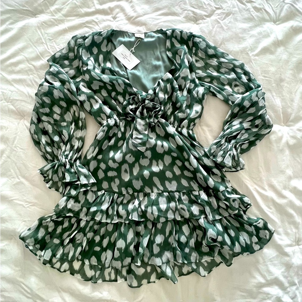 Knee length Dress beautiful for daytime events
